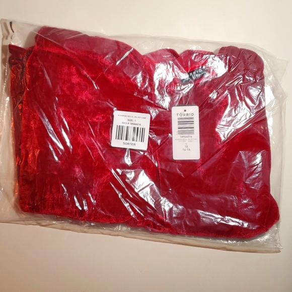 ❤️NWT VINTAGE TORRID CAMI - RED VELVET SWING TANK - CHRISTMAS HOLIDAY PLUS SIZE - Picture 3 of 12